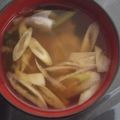 もりのりころ's cooksnap of when they made ヘルシーしめじとネギとワカメのお味噌汁.