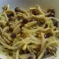 aizu_po's cooksnap of when they made ☺簡単♪もやしとしめじのカレー和え☺.