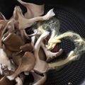Hanachan13's cooksnap of when they made 洗い物フラインパンだけ！舞茸マヨ醤油.