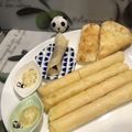 nopimoco's cooksnap of when they made ワンタンの皮でチーかまのミニ春巻き.