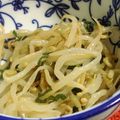 ♡ちょも♡'s cooksnap of when they made 簡単♡大葉とラー油のピリ辛もやしナムル.