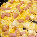 waka01's cooksnap of when they made 魚肉ソーセージと豆腐のふんわり卵焼き炒め.
