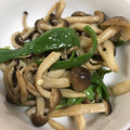 お料理勉強中、、's cooksnap of when they made ピーマンとしめじのマヨ炒め.