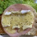 おおミー's cooksnap of when they made ハムとブリーチーズのトースト.