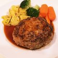 ☆akiruy☆'s cooksnap of when they made 丁寧に作る✩おうちハンバーグ.