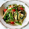 ｴﾉｺﾛ's cooksnap of when they made 空心菜と茸のトマト中華塩炒め.