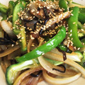YUKIKI☆'s cooksnap of when they made ピーマンと玉ねぎの塩昆布和え.