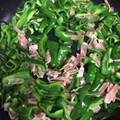 アピナス's cooksnap of when they made ピーマンとベーコンのさっと炒め.
