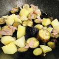 hiro_aya's cooksnap of when they made じゃが芋と茄子のミートソース炒め.