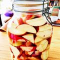 LalasCafe's cooksnap of when they made 飲んで健康♪りんご酢の作りかた.