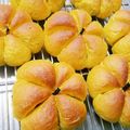 ★junna★'s cooksnap of when they made ホワンホワンなかぼちゃパン♡.