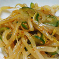 おのみちゃん's cooksnap of when they made 簡単☆きゅうりともやしの中華和え.