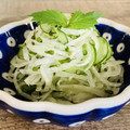 ばぢこ's cooksnap of when they made 大根ときゅうりと紫蘇の実の即席漬け.