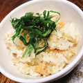 ちゃちゃまる26's cooksnap of when they made 鮭と大葉の炊き込みごはん.