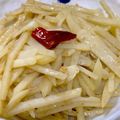 liy310's cooksnap of when they made 超シャキシャキ!千切りじゃがいも四川炒め.