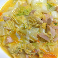 ユーロン's cooksnap of when they made 魚肉ソーセーシと白菜の卵とじ.