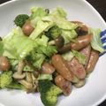 240915's cooksnap of when they made 春キャベツと魚肉ソーセージのやみつき炒め.