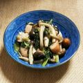 KAKO_KAKO's cooksnap of when they made チンゲン菜としめじの旨蒸し煮.