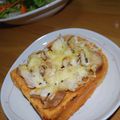 サオリ's cooksnap of when they made 簡単～♬ 鶏ハムのピザパン♬.