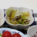とも0806's cooksnap of when they made レンジでキャベツとしめじのゴマ塩昆布和え.
