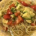 JathMinty's cooksnap of when they made トマトとアボカドの冷製白だしパスタ.
