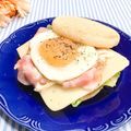 Satoco❋'s cooksnap of when they made ベーコンと目玉焼きのマフィンサンド.