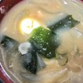 ムーヒツジ's cooksnap of when they made 玉ねぎとワカメと落とし卵の味噌汁.