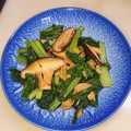 amjkao's cooksnap of when they made 小松菜としいたけ簡単炒め☆お弁当にも.