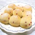 ＠迷子＠'s cooksnap of when they made 白玉生地で紅白～粒ジャムマーブルパン.