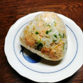 よよっち♪'s cooksnap of when they made サークルKおにぎり再現！鮭からしマヨの具.