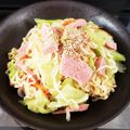 keagle221's cooksnap of when they made ☆サッポロ一番塩ラーメンで塩焼きそば☆.