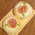 okobuta's cooksnap of when they made りんごの薔薇クリームパン.
