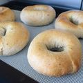 MOｰON's cooksnap of when they made ビックリ裏技！！モッチモチ～なベーグル☆.