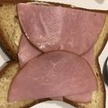 ☆yuyuneko☆'s cooksnap of when they made 角までピッタリ♪サンドイッチのハム.