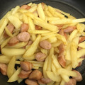 くぅちょこらんたん's cooksnap of when they made じゃがいもとソーセージのカレー粉炒め.