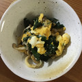 クック1FX93J☆'s cooksnap of when they made 鶏がらで簡単！ほうれん草としめじの卵炒め.