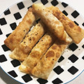 野菜ぎらい家族's cooksnap of when they made あまりの餃子の皮がポリっとおつまみに☆.