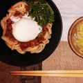 しま0603's cooksnap of when they made 食べるラー油でひき肉温玉うどん.
