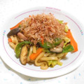 ＠迷子＠'s cooksnap of when they made 冷凍うどんで簡単♪焼きうどん.