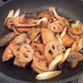 mayuママ☆'s cooksnap of when they made ☺簡単♪鮭と蓮根のオイスターソース炒め☺.