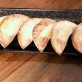 Yuriiimama's cooksnap of when they made ✿おつまみに♫餃子の皮でクリチ包み焼き✿.