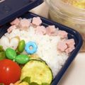 momナナ's cooksnap of when they made ミニミニ魚肉ソーセージのお花.