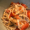 saki1010's cooksnap of when they made 簡単♪トマト＆えのきの黒胡椒炒め.