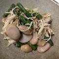 snow012's cooksnap of when they made アスパラとウインナーとエノキの炒め物.