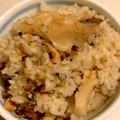 kae2423999's cooksnap of when they made サバ缶と舞茸の炊き込みご飯.