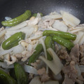 ありんぴー☆'s cooksnap of when they made 簡単:獅子唐と鶏肉のれんこん炒め♬.