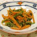 youtapapa's cooksnap of when they made レンジで簡単！ほうれん草と人参の胡麻和え.