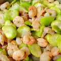 ちきかりん's cooksnap of when they made 【子どもと作ろう】そら豆とえびの炒めもの.