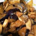 プクこ's cooksnap of when they made 鳥皮、茄子、しめじの炒め物.