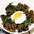 tazuuuko's cooksnap of when they made ナスと豚そぼろの丼♪温玉のっけ.